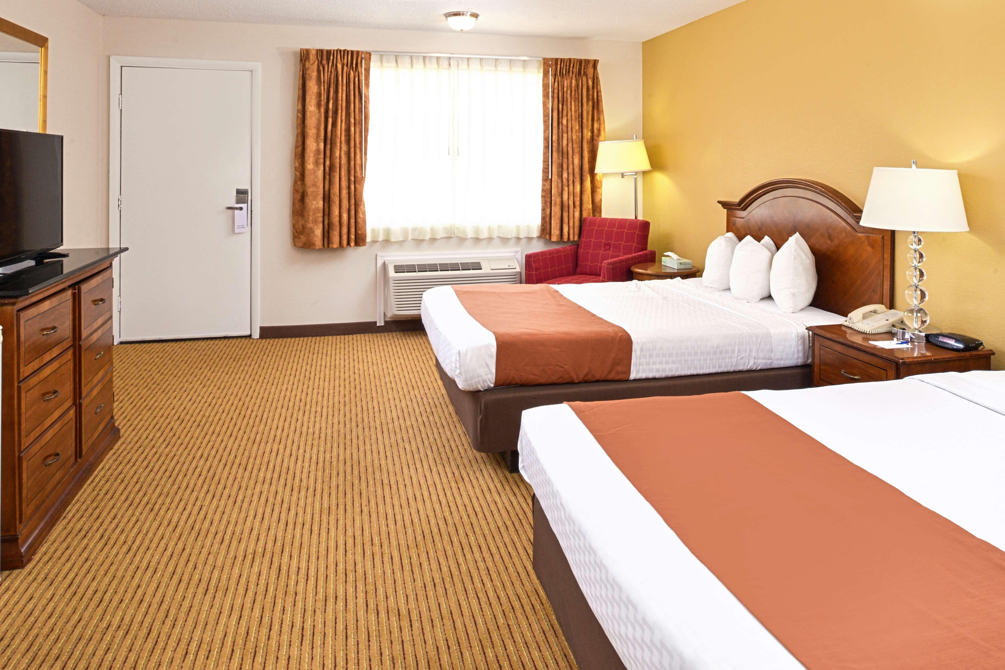 Americas Best Value Inn Plattsburgh Exterior photo