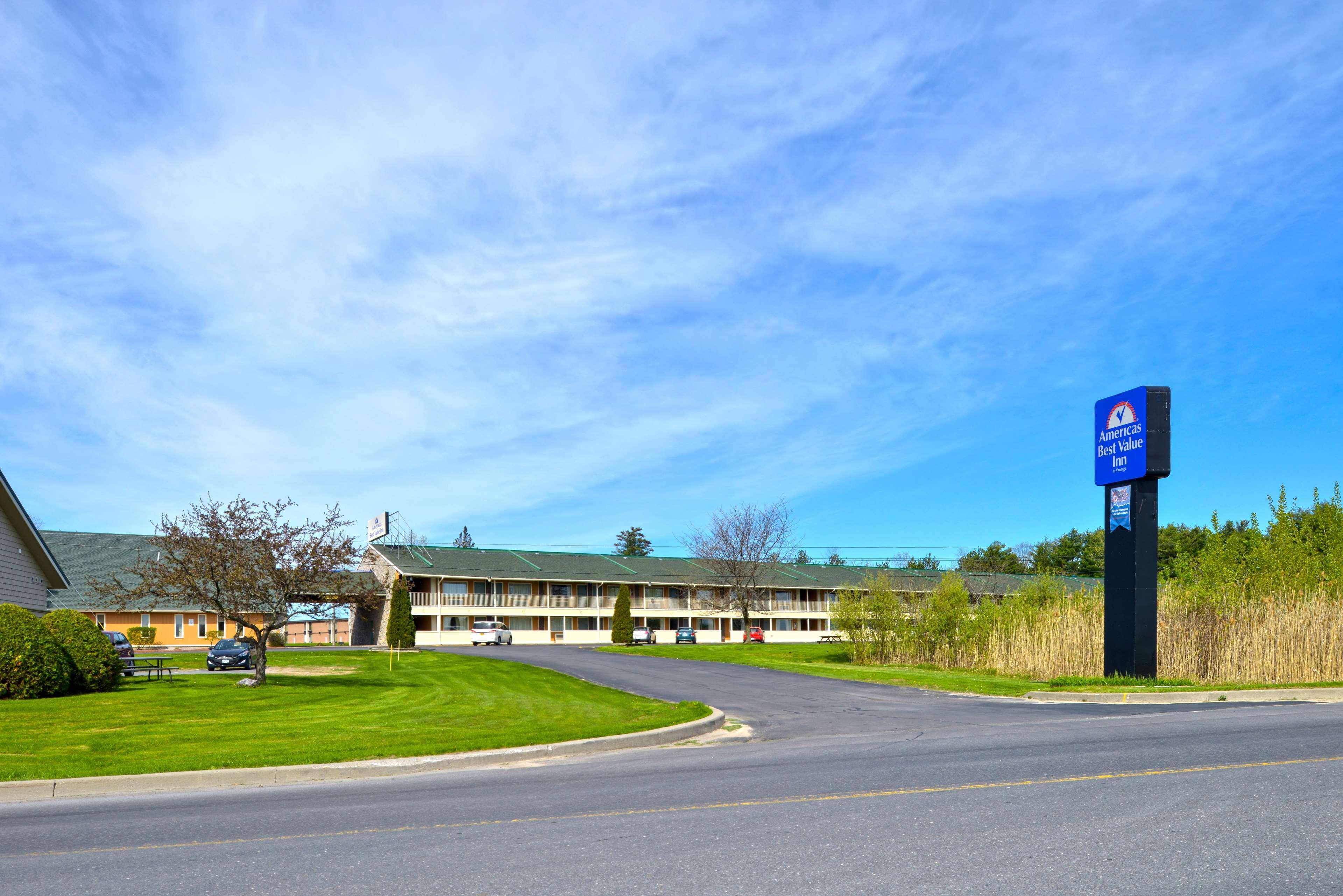 Americas Best Value Inn Plattsburgh Exterior photo