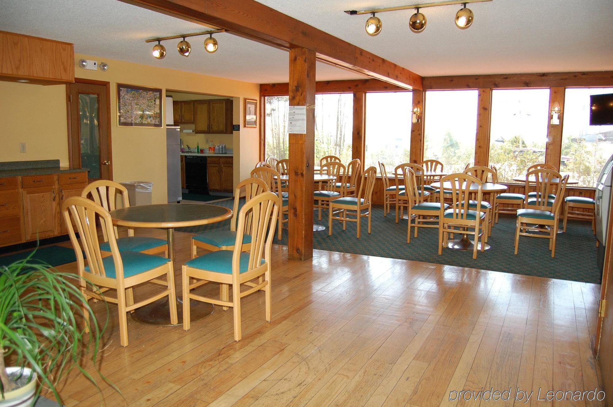 Americas Best Value Inn Plattsburgh Restaurant photo