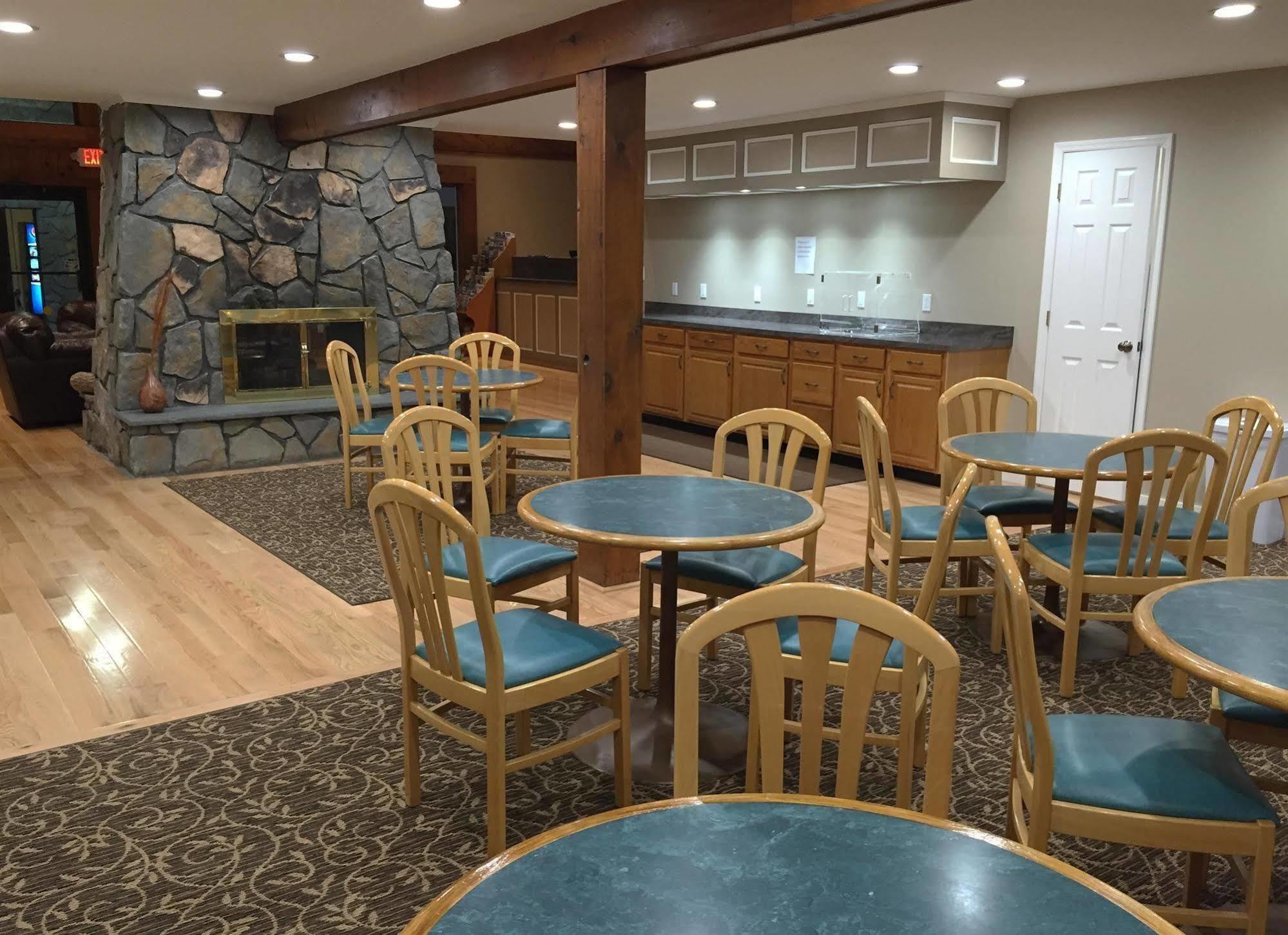 Americas Best Value Inn Plattsburgh Exterior photo