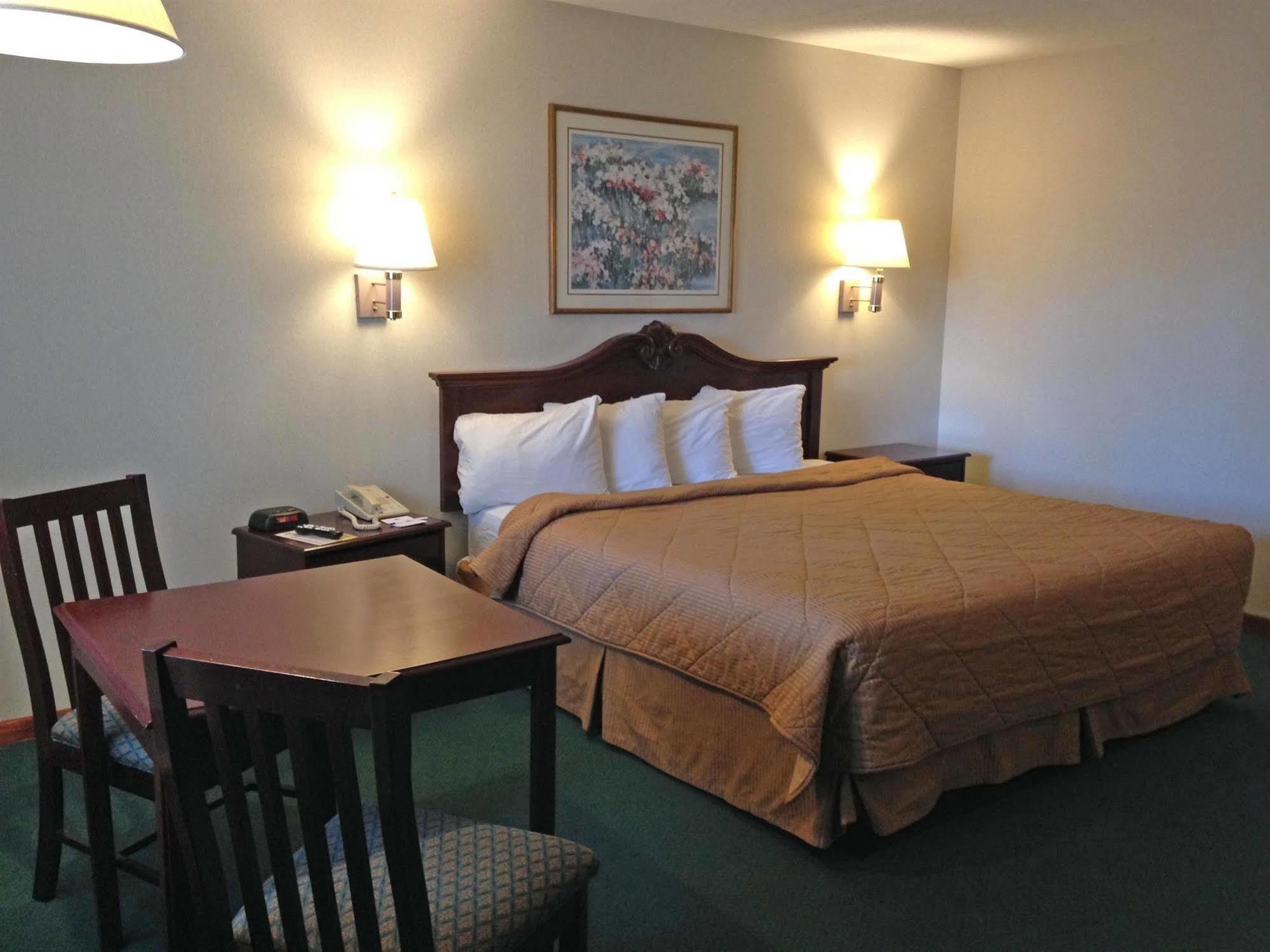 Americas Best Value Inn Plattsburgh Exterior photo