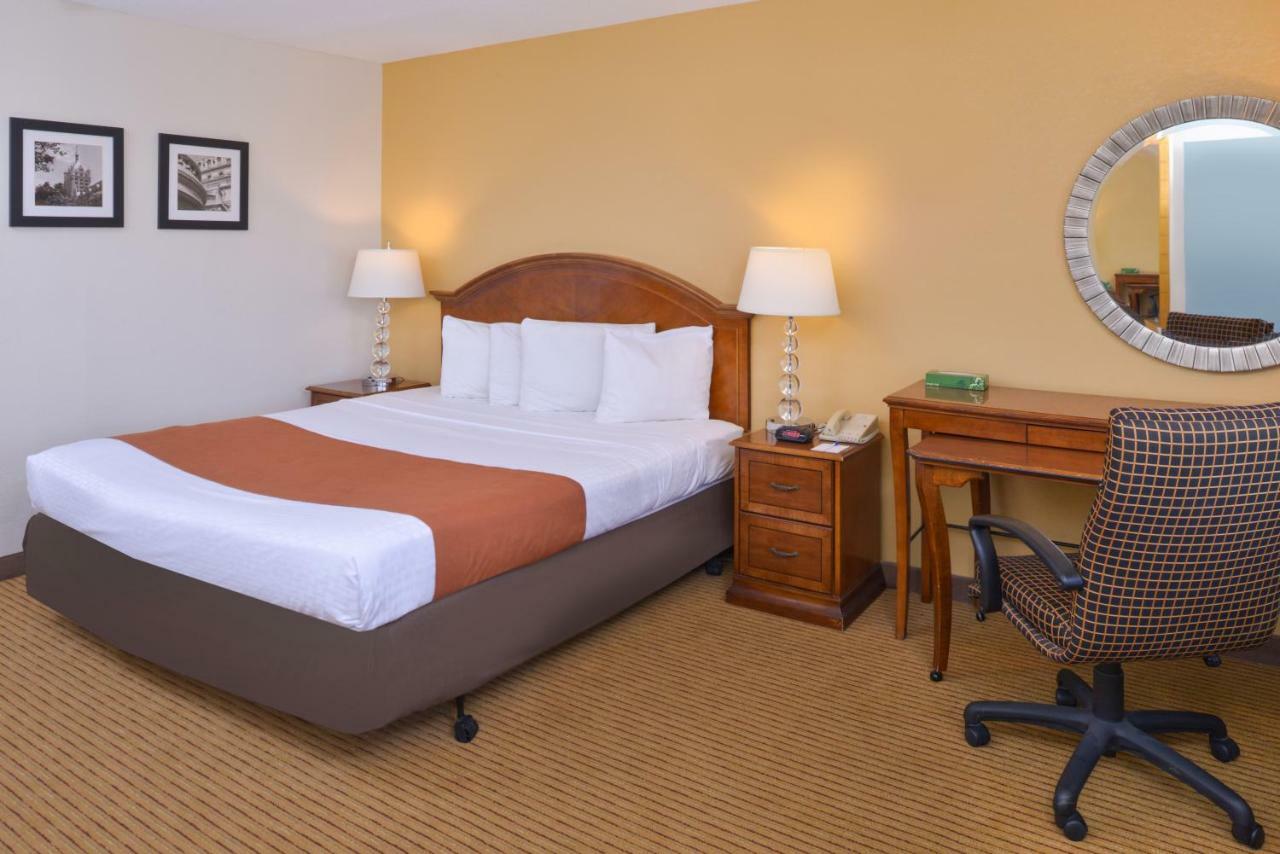 Americas Best Value Inn Plattsburgh Exterior photo